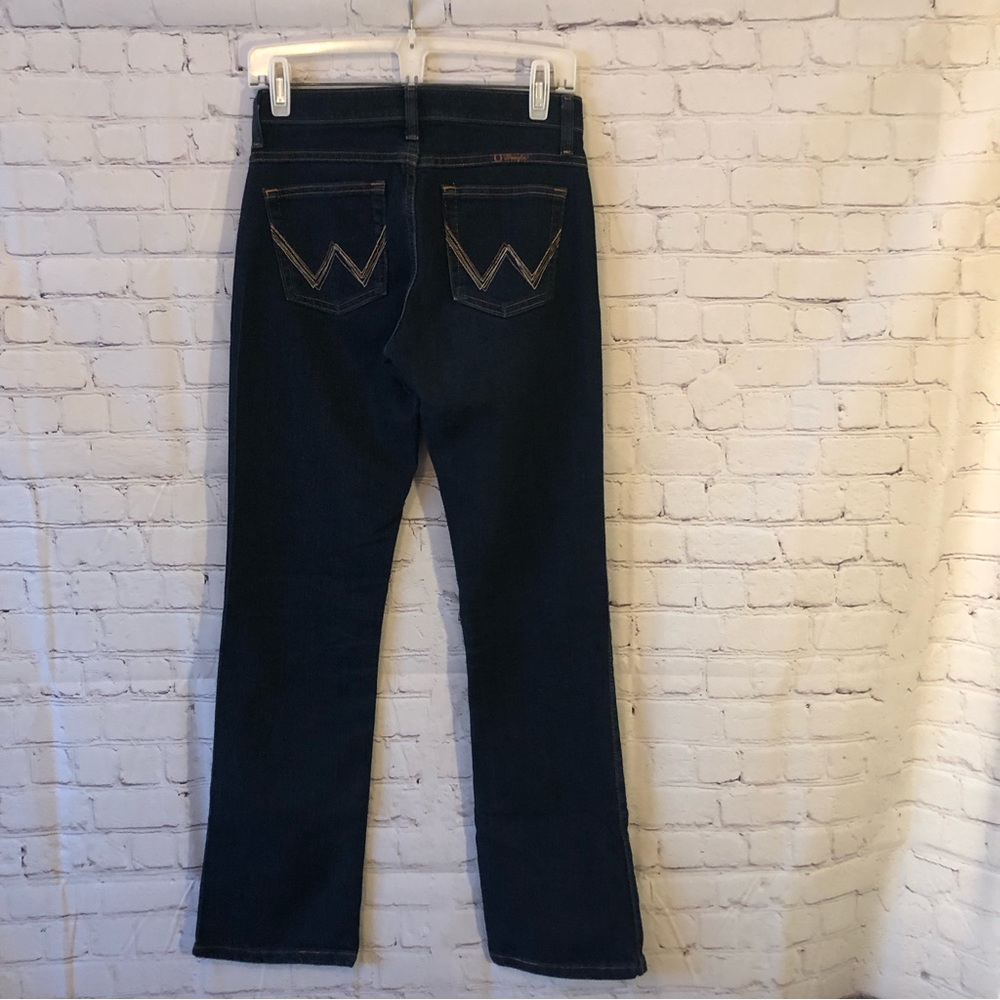 Wrangler Q-Baby 28” x 30.5” Med. Dark Wash Good Condition